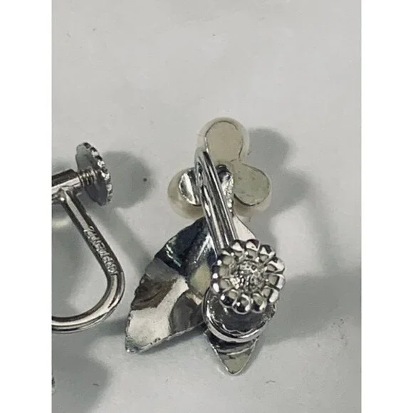 Vintage Krementz Silver Tone Leaves Cultured Pearls Earrings - Picture 6 of 10